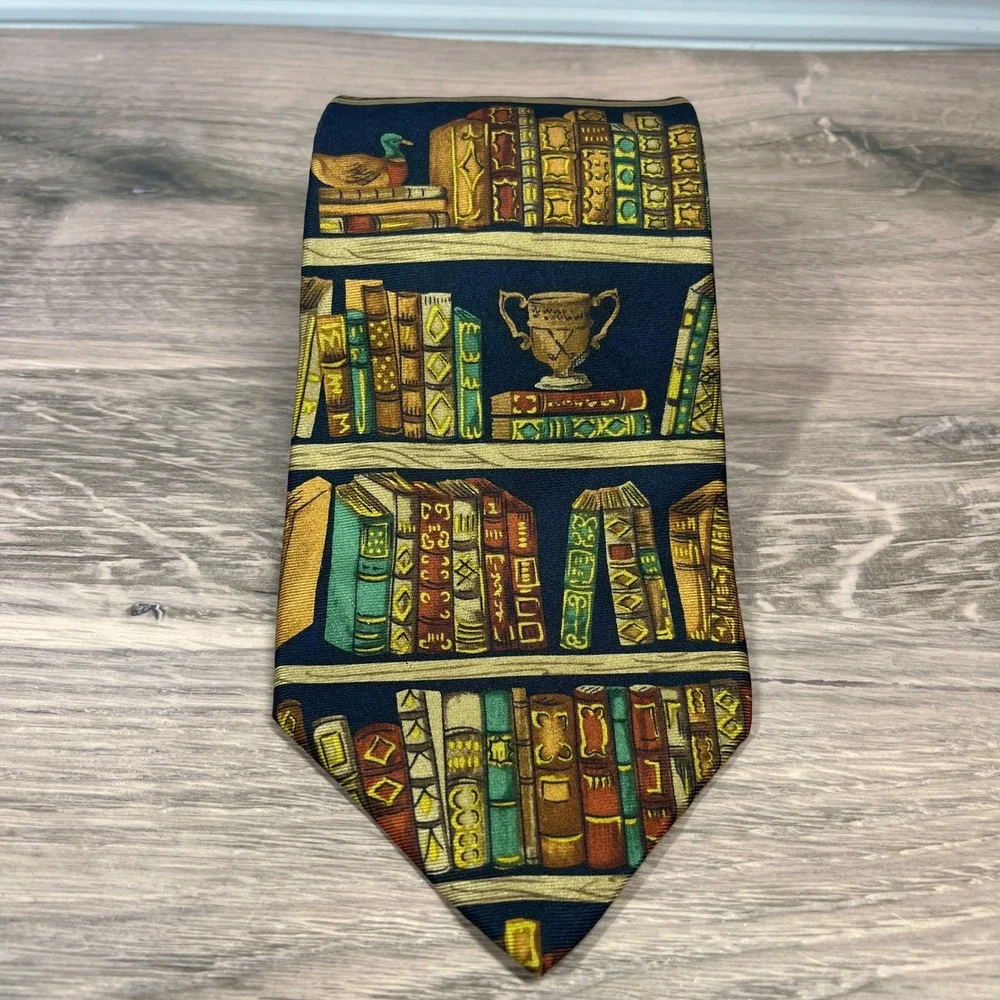 Alynn Neckwear Tie Mens Navy Blue Silk Bookshelf Library Barnes & Noble Novelty